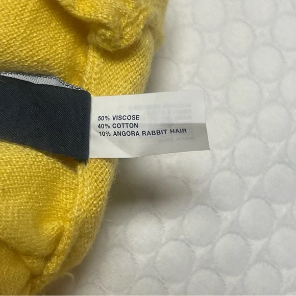 GAP. Angora Blend Scarf. Yellow. Soft and lovely. Dimensions: 41 x 11 inches - Picture 5 of 7